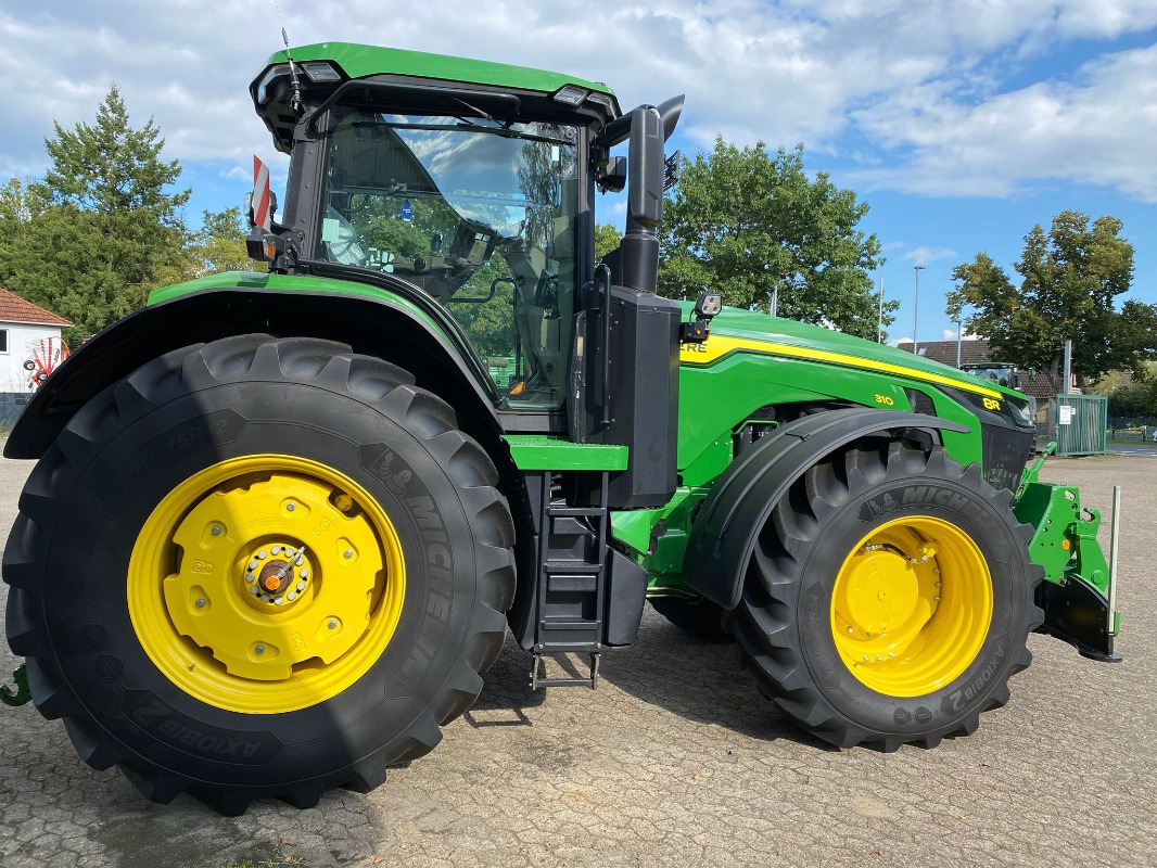 John Deere 8R 310 - Traktor: slika 2 John Deere 8R 310 - Traktor: slika 2