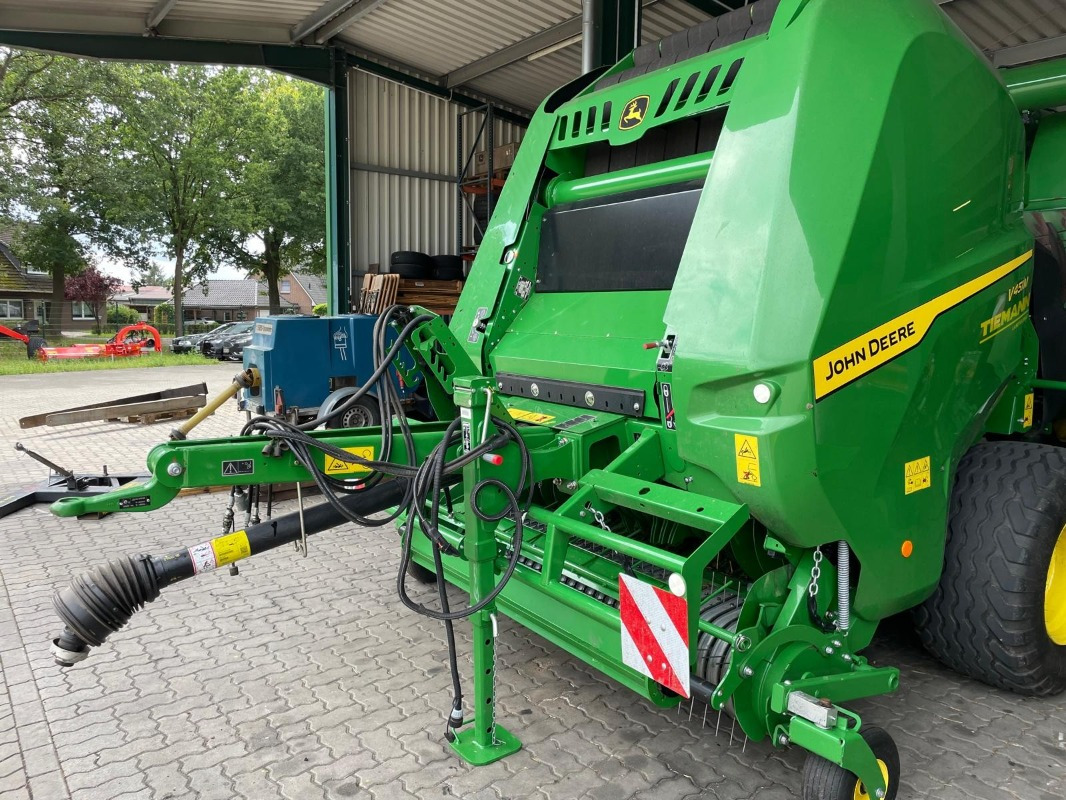 John Deere V451M - Ovijalnik za bale: slika 4 John Deere V451M - Ovijalnik za bale: slika 4
