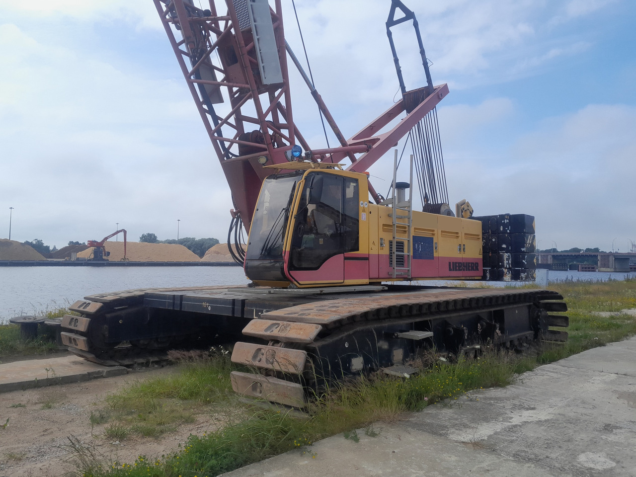 Liebherr LR1130 - Gradbeni stroj: slika 2 Liebherr LR1130 - Gradbeni stroj: slika 2