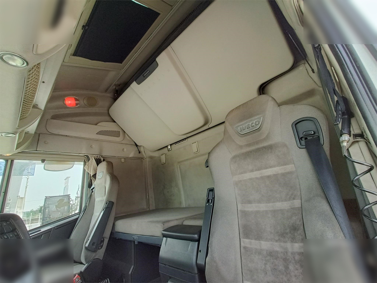 Interior photo 2: Vlačilec IVECO STRALIS 500
