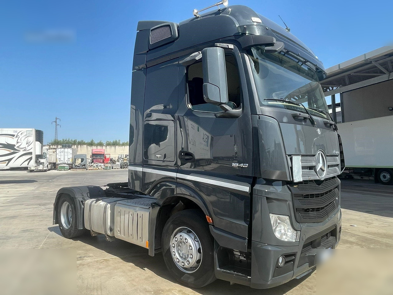 MERCEDES-BENZ ACTROS 1848 - Vlačilec: slika 2 MERCEDES-BENZ ACTROS 1848 - Vlačilec: slika 2