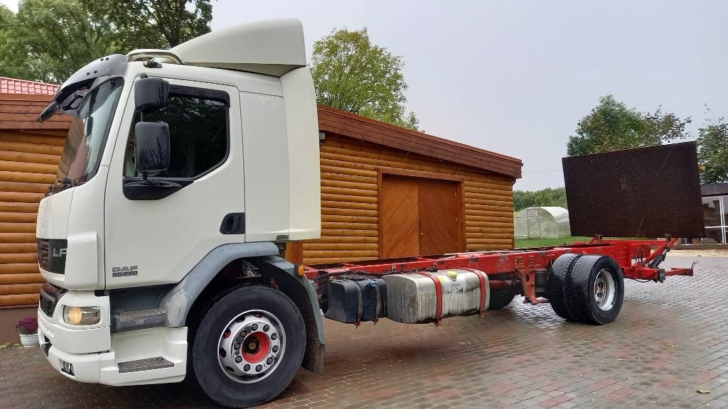 DAF FA55.250G, ONLY FOR PARTS! - Tovornjak zabojnik: slika 1 DAF FA55.250G, ONLY FOR PARTS! - Tovornjak zabojnik: slika 1