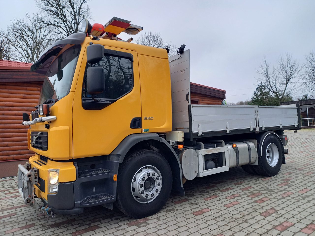 VOLVO FE 240, 4x2, EURO 5, TIPPER - Tovornjak prekucnik: slika 3 VOLVO FE 240, 4x2, EURO 5, TIPPER - Tovornjak prekucnik: slika 3