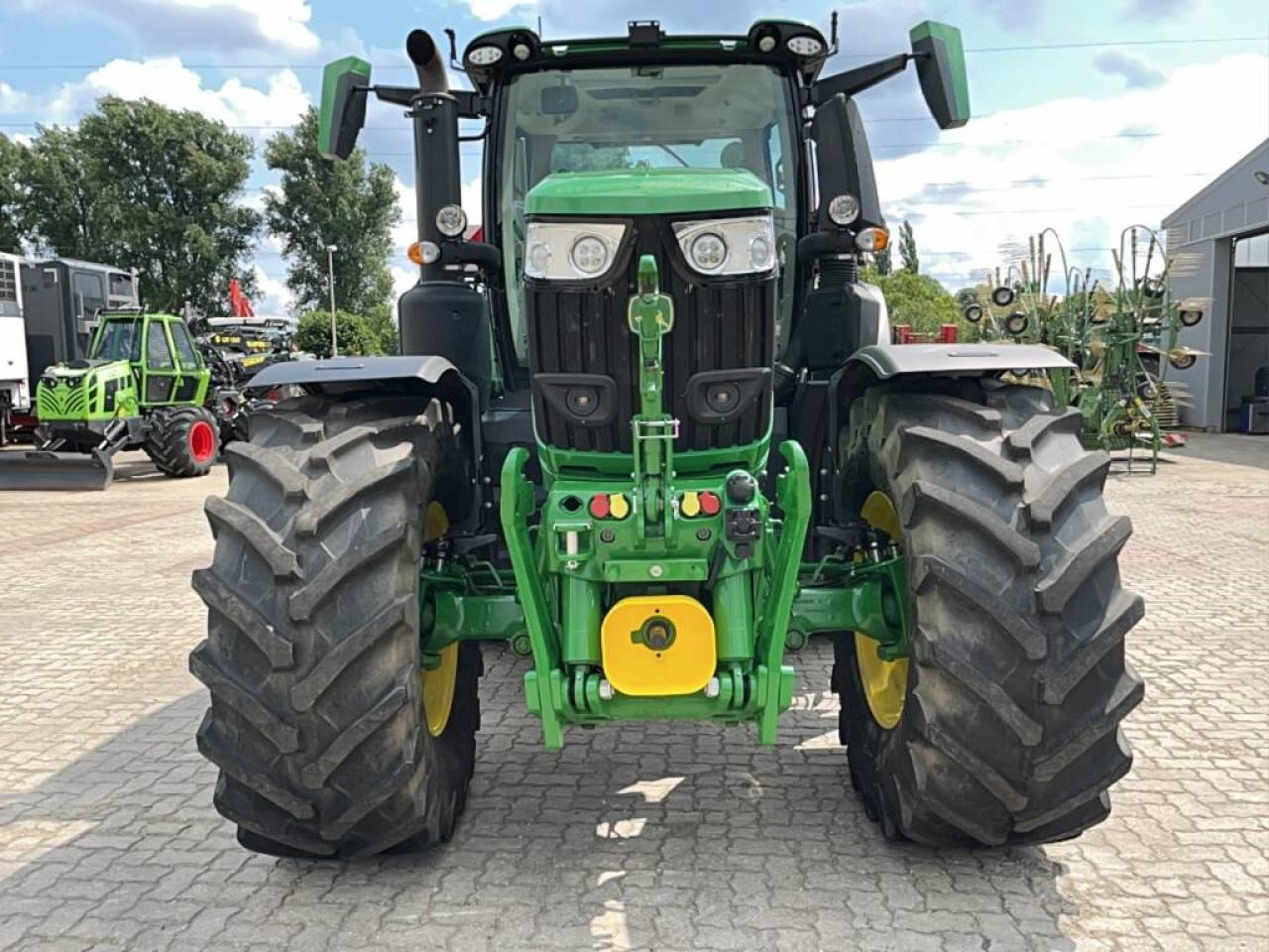 John Deere 6R230 - Traktor: slika 2 John Deere 6R230 - Traktor: slika 2