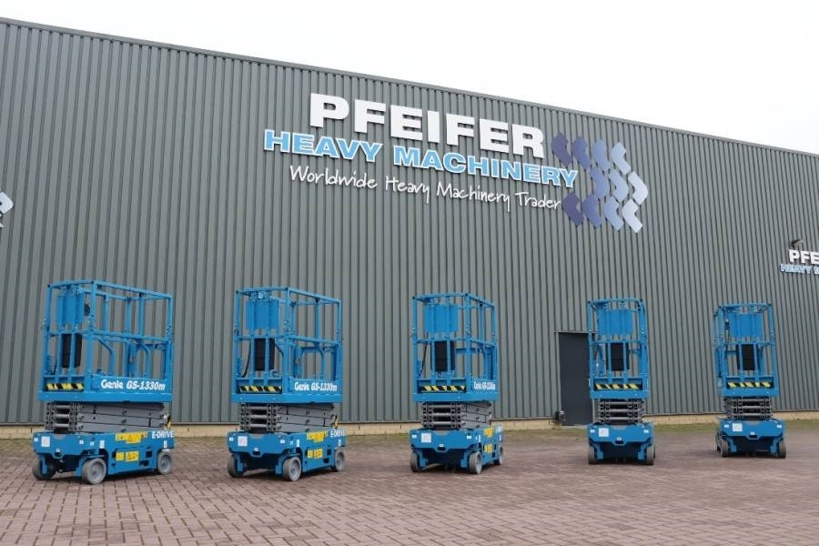 Genie GS1330M All-Electric DC Drive, 5.9m Working Height - Škarjasta dvižna ploščad: slika 1 Genie GS1330M All-Electric DC Drive, 5.9m Working Height - Škarjasta dvižna ploščad: slika 1