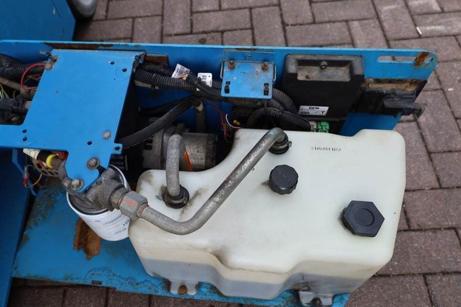 Škarjasta dvižna ploščad Genie GS2646 Electric, Working Height 9.80m, Capacity 45: slika 10 Škarjasta dvižna ploščad Genie GS2646 Electric, Working Height 9.80m, Capacity 45: slika 10