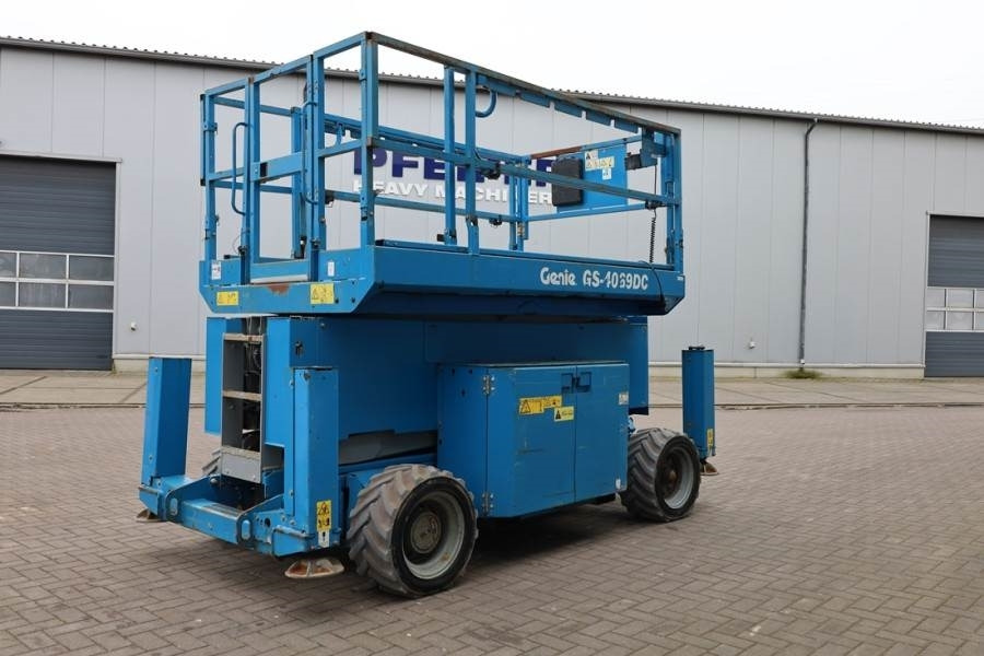 Genie GS4069 Electric, 14m Working Height, 363kg Capacit - Škarjasta dvižna ploščad: slika 2 Genie GS4069 Electric, 14m Working Height, 363kg Capacit - Škarjasta dvižna ploščad: slika 2