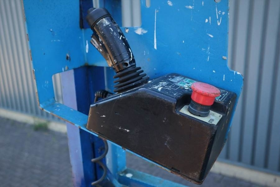 Genie GS4069DC Electric, 14m Working Height, 363kg Capac - Škarjasta dvižna ploščad: slika 5 Genie GS4069DC Electric, 14m Working Height, 363kg Capac - Škarjasta dvižna ploščad: slika 5