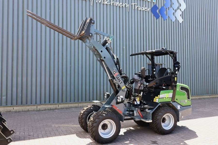 GiANT G2700E 100% Electric - Zero Emissions, Lithium-Iro - Kolesni nakladalec: slika 3 GiANT G2700E 100% Electric - Zero Emissions, Lithium-Iro - Kolesni nakladalec: slika 3