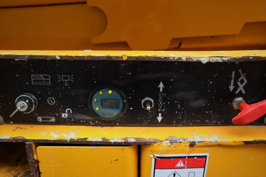 Haulotte Compact 10 Electric, 10m Working Height, 450kg Cap - Škarjasta dvižna ploščad: slika 4 Haulotte Compact 10 Electric, 10m Working Height, 450kg Cap - Škarjasta dvižna ploščad: slika 4