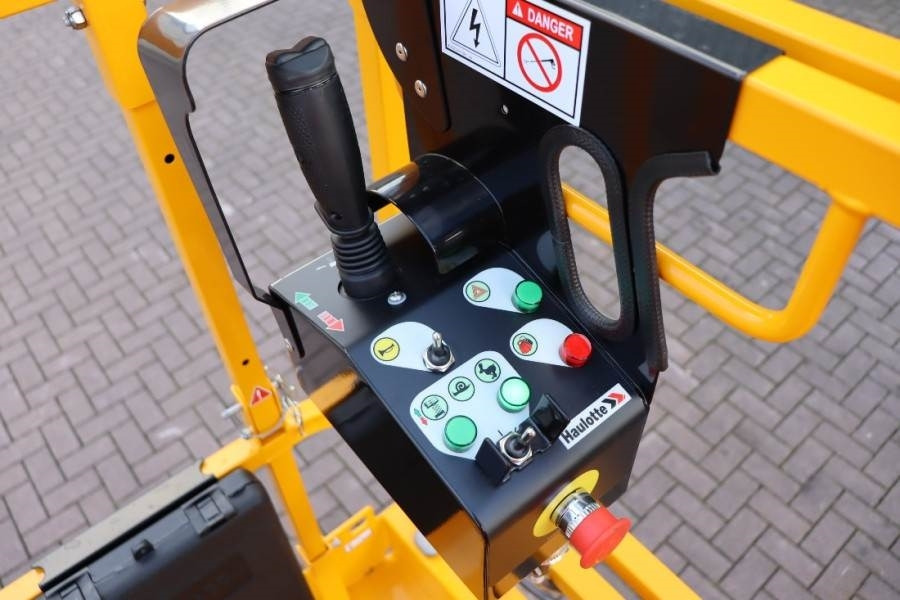 Haulotte Compact 10N Valid Inspection, *Guarantee! 10m Work - Škarjasta dvižna ploščad: slika 4 Haulotte Compact 10N Valid Inspection, *Guarantee! 10m Work - Škarjasta dvižna ploščad: slika 4