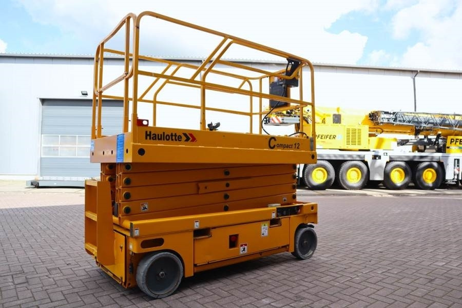 Haulotte Compact 12 Electric, 12m Working Height, 300kg Cap - Škarjasta dvižna ploščad: slika 2 Haulotte Compact 12 Electric, 12m Working Height, 300kg Cap - Škarjasta dvižna ploščad: slika 2