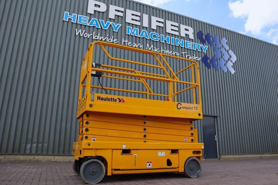 Haulotte Compact 12 Electric, 12m Working Height, 300kg Cap - Škarjasta dvižna ploščad: slika 1 Haulotte Compact 12 Electric, 12m Working Height, 300kg Cap - Škarjasta dvižna ploščad: slika 1