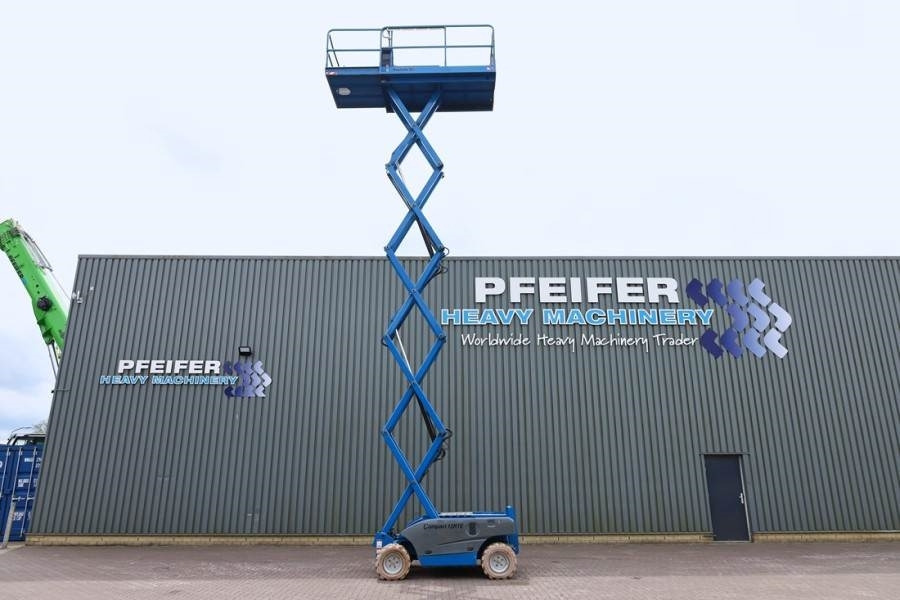 Haulotte Compact 12RTE Electric, 12m Working Height, 450kg - Škarjasta dvižna ploščad: slika 3 Haulotte Compact 12RTE Electric, 12m Working Height, 450kg - Škarjasta dvižna ploščad: slika 3