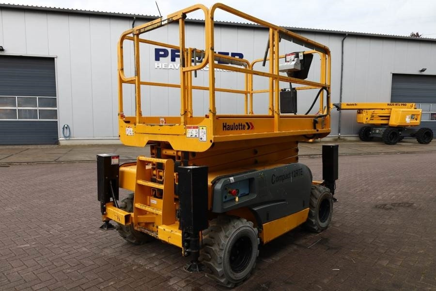 Haulotte Compact 12RTE Electric, 12m Working Height, 450kg - Škarjasta dvižna ploščad: slika 2 Haulotte Compact 12RTE Electric, 12m Working Height, 450kg - Škarjasta dvižna ploščad: slika 2