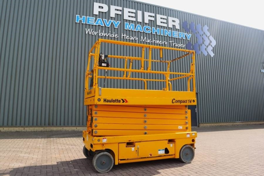 Haulotte Compact 14 Electric, 14m Working Height, 350kg Cap - Škarjasta dvižna ploščad: slika 1 Haulotte Compact 14 Electric, 14m Working Height, 350kg Cap - Škarjasta dvižna ploščad: slika 1