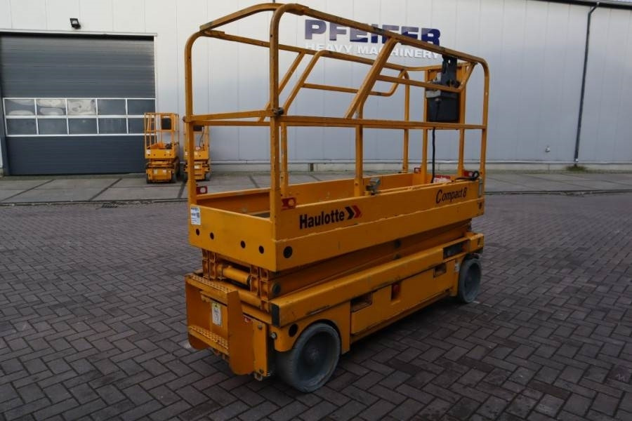 Haulotte Compact 8 Electric, 8.2m Working Height, 350kg Cap - Škarjasta dvižna ploščad: slika 2 Haulotte Compact 8 Electric, 8.2m Working Height, 350kg Cap - Škarjasta dvižna ploščad: slika 2