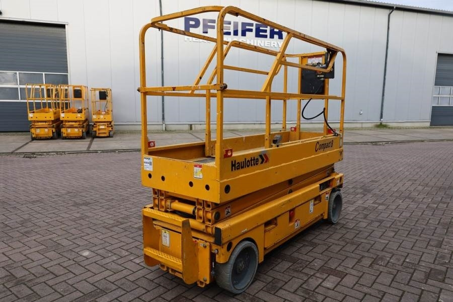 Haulotte Compact 8 Electric, 8.2m Working Height, 350kg Cap - Škarjasta dvižna ploščad: slika 2 Haulotte Compact 8 Electric, 8.2m Working Height, 350kg Cap - Škarjasta dvižna ploščad: slika 2