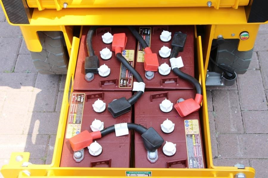 Haulotte Compact 8 Valid inspection, *Guarantee! Electric, - Škarjasta dvižna ploščad: slika 3 Haulotte Compact 8 Valid inspection, *Guarantee! Electric, - Škarjasta dvižna ploščad: slika 3