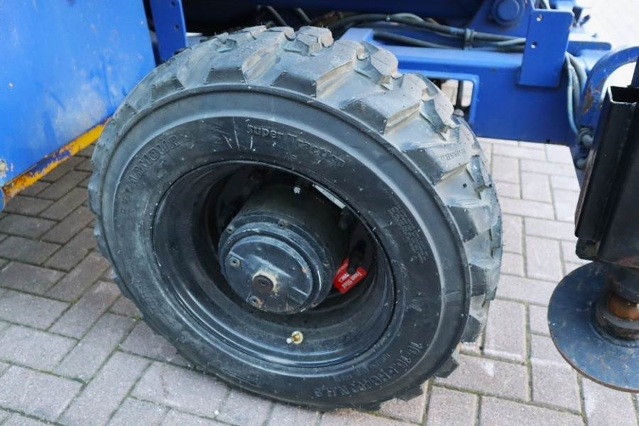 Haulotte H15SX New Tyres, Diesel, 4x4 Drive, 15 Working Hei - Škarjasta dvižna ploščad: slika 4 Haulotte H15SX New Tyres, Diesel, 4x4 Drive, 15 Working Hei - Škarjasta dvižna ploščad: slika 4