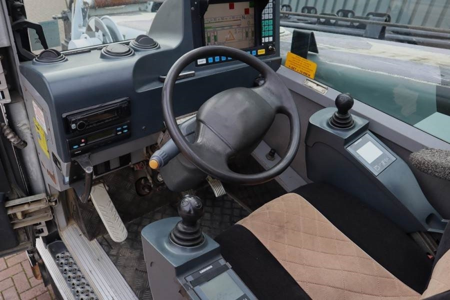Liebherr LTC1055-3.1 Diesel, 6x6x6 Drive, 55t Capacity, 36m - Avtodvigalo za vse namene: slika 4 Liebherr LTC1055-3.1 Diesel, 6x6x6 Drive, 55t Capacity, 36m - Avtodvigalo za vse namene: slika 4
