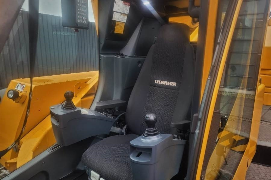 Liebherr LTM1070-4.2 Dutch Vehicle Registration, Valid Insp - Avtodvigalo za vse namene: slika 4 Liebherr LTM1070-4.2 Dutch Vehicle Registration, Valid Insp - Avtodvigalo za vse namene: slika 4