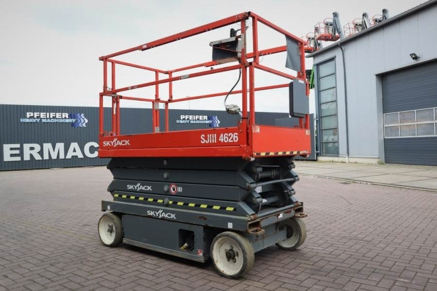 SkyJack SJ4626 ELECTRIC, 10M WORKING HEIGHT, 454KG CAPACIT - Škarjasta dvižna ploščad: slika 2 SkyJack SJ4626 ELECTRIC, 10M WORKING HEIGHT, 454KG CAPACIT - Škarjasta dvižna ploščad: slika 2