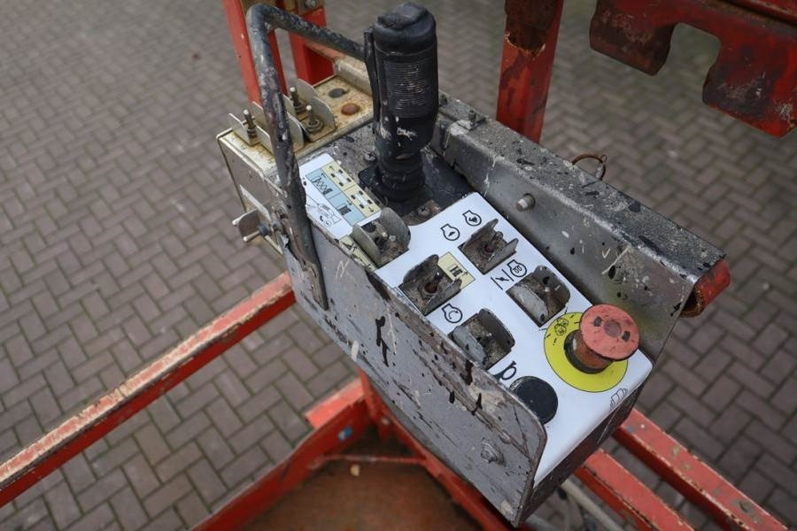 SkyJack SJ6826 Diesel, 4x4 Drive, 10m Working Height, 567k - Škarjasta dvižna ploščad: slika 5 SkyJack SJ6826 Diesel, 4x4 Drive, 10m Working Height, 567k - Škarjasta dvižna ploščad: slika 5