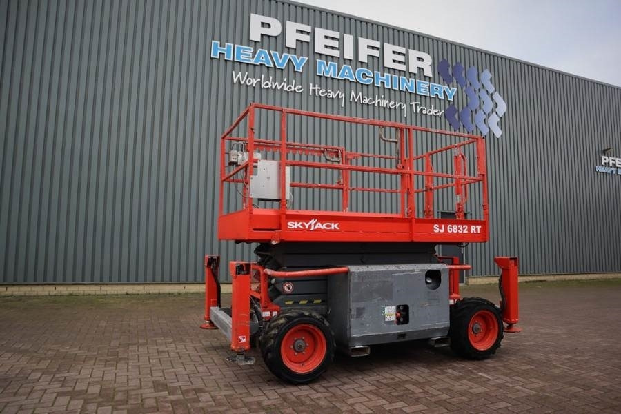 SkyJack SJ6832 Diesel, 4x4 Drive, 11.6m Working Height, 45 - Škarjasta dvižna ploščad: slika 1 SkyJack SJ6832 Diesel, 4x4 Drive, 11.6m Working Height, 45 - Škarjasta dvižna ploščad: slika 1