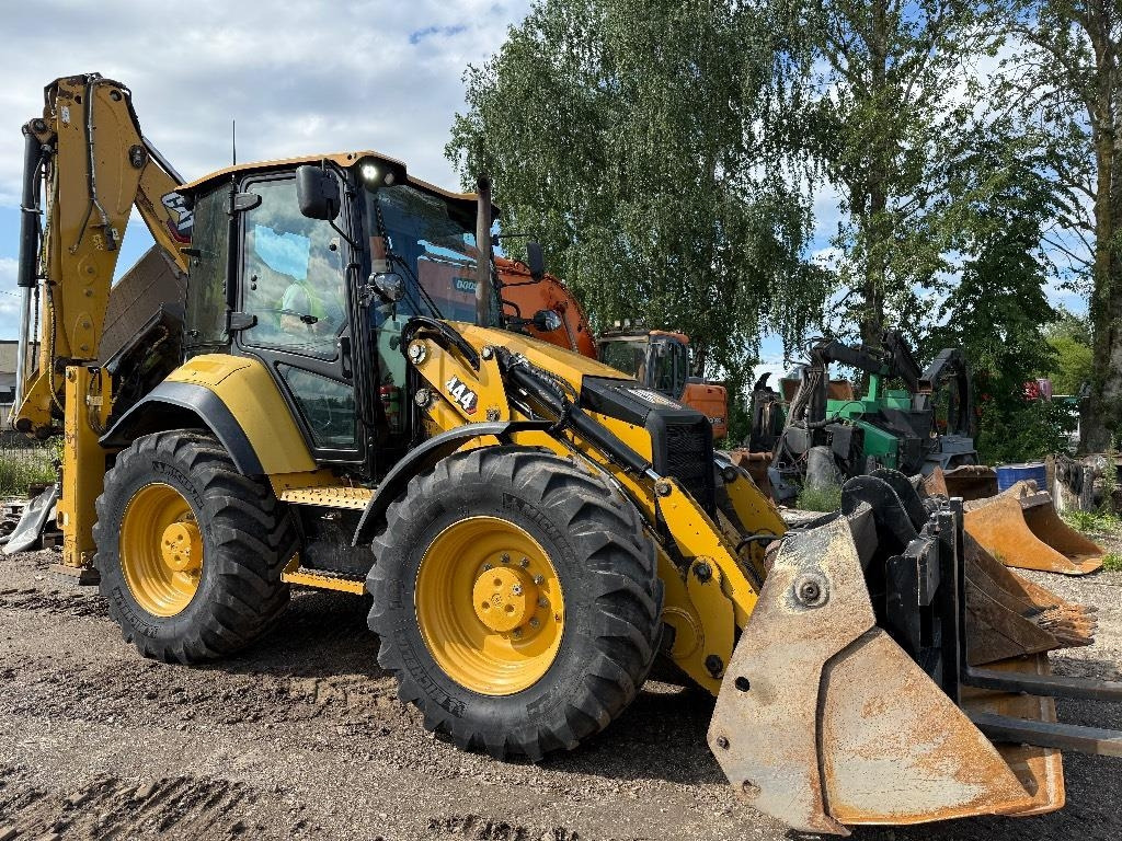 CAT 444 - Bager nakladalec: slika 1 CAT 444 - Bager nakladalec: slika 1