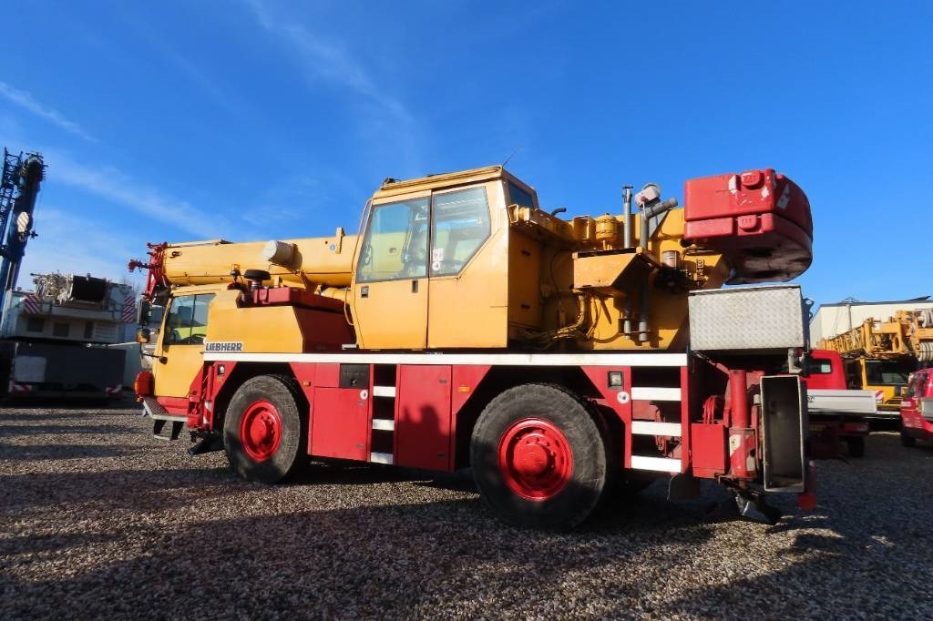 Liebherr LTM 1030-2.1 - Avtodvigalo za vse namene: slika 3 Liebherr LTM 1030-2.1 - Avtodvigalo za vse namene: slika 3