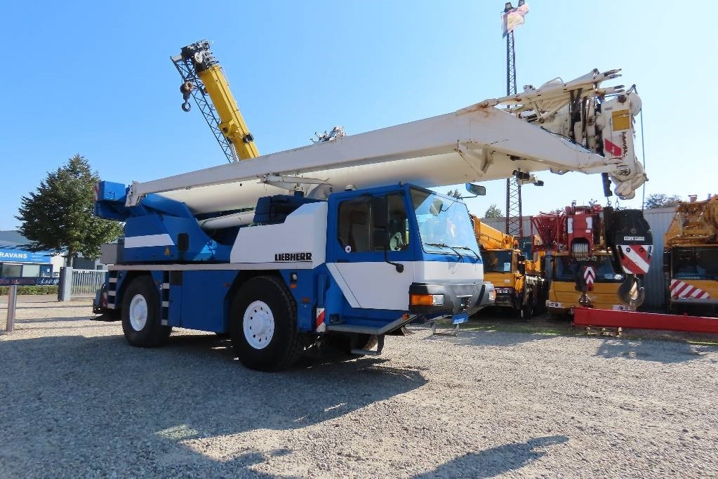 Liebherr LTM 1040-2.1 - Avtodvigalo za vse namene: slika 2 Liebherr LTM 1040-2.1 - Avtodvigalo za vse namene: slika 2