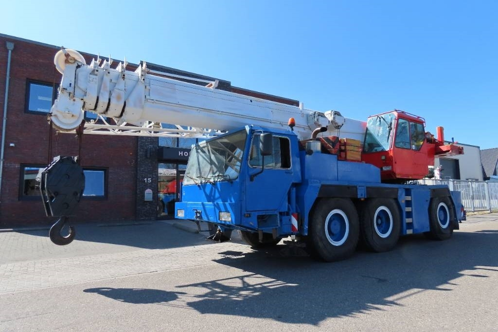 Liebherr LTM 1050-1 - Avtodvigalo za vse namene: slika 1 Liebherr LTM 1050-1 - Avtodvigalo za vse namene: slika 1