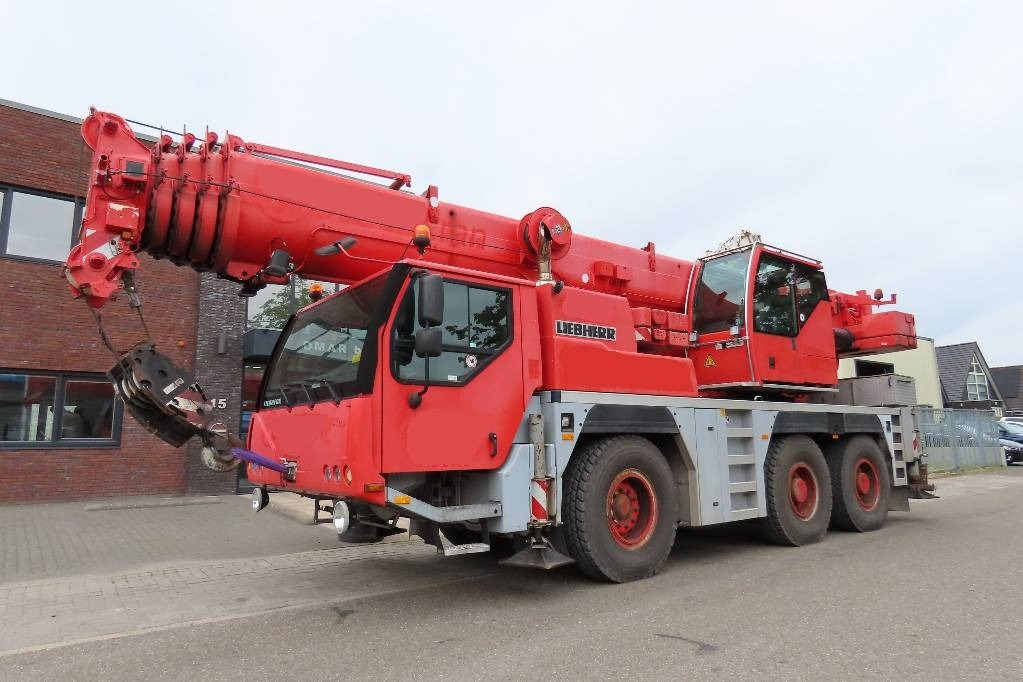 Liebherr LTM 1055-3.2 - Avtodvigalo za vse namene: slika 1 Liebherr LTM 1055-3.2 - Avtodvigalo za vse namene: slika 1