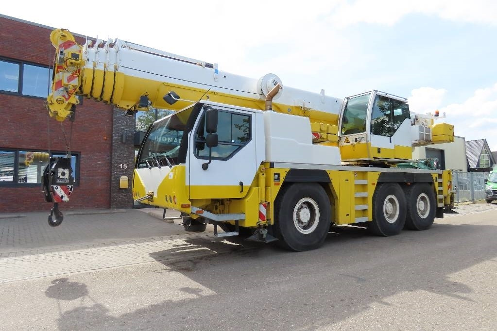 Liebherr LTM 1055-3.2 - Avtodvigalo za vse namene: slika 1 Liebherr LTM 1055-3.2 - Avtodvigalo za vse namene: slika 1