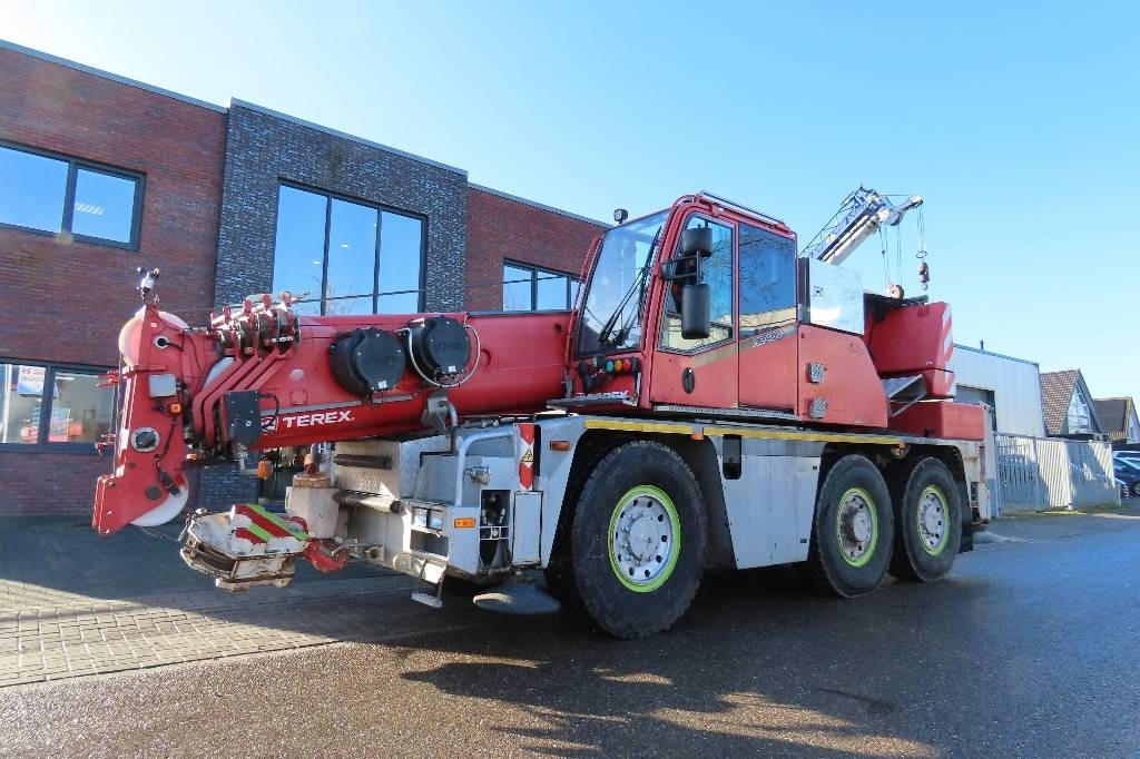 Terex Demag AC 40 City - Avtodvigalo za vse namene: slika 1 Terex Demag AC 40 City - Avtodvigalo za vse namene: slika 1
