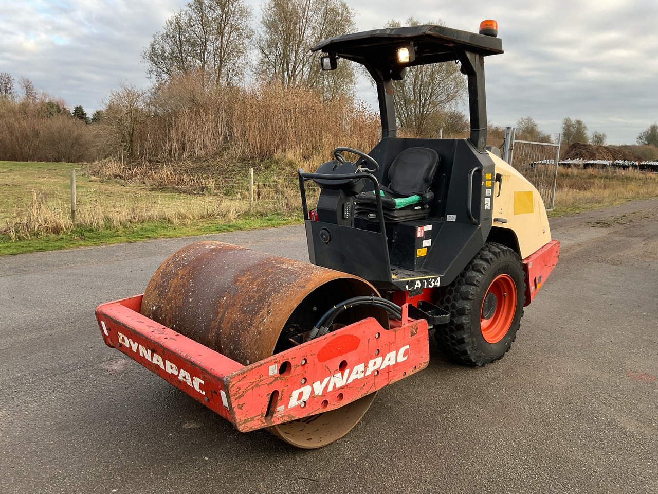 Dynapac CA134D - Kompaktor: slika 1 Dynapac CA134D - Kompaktor: slika 1