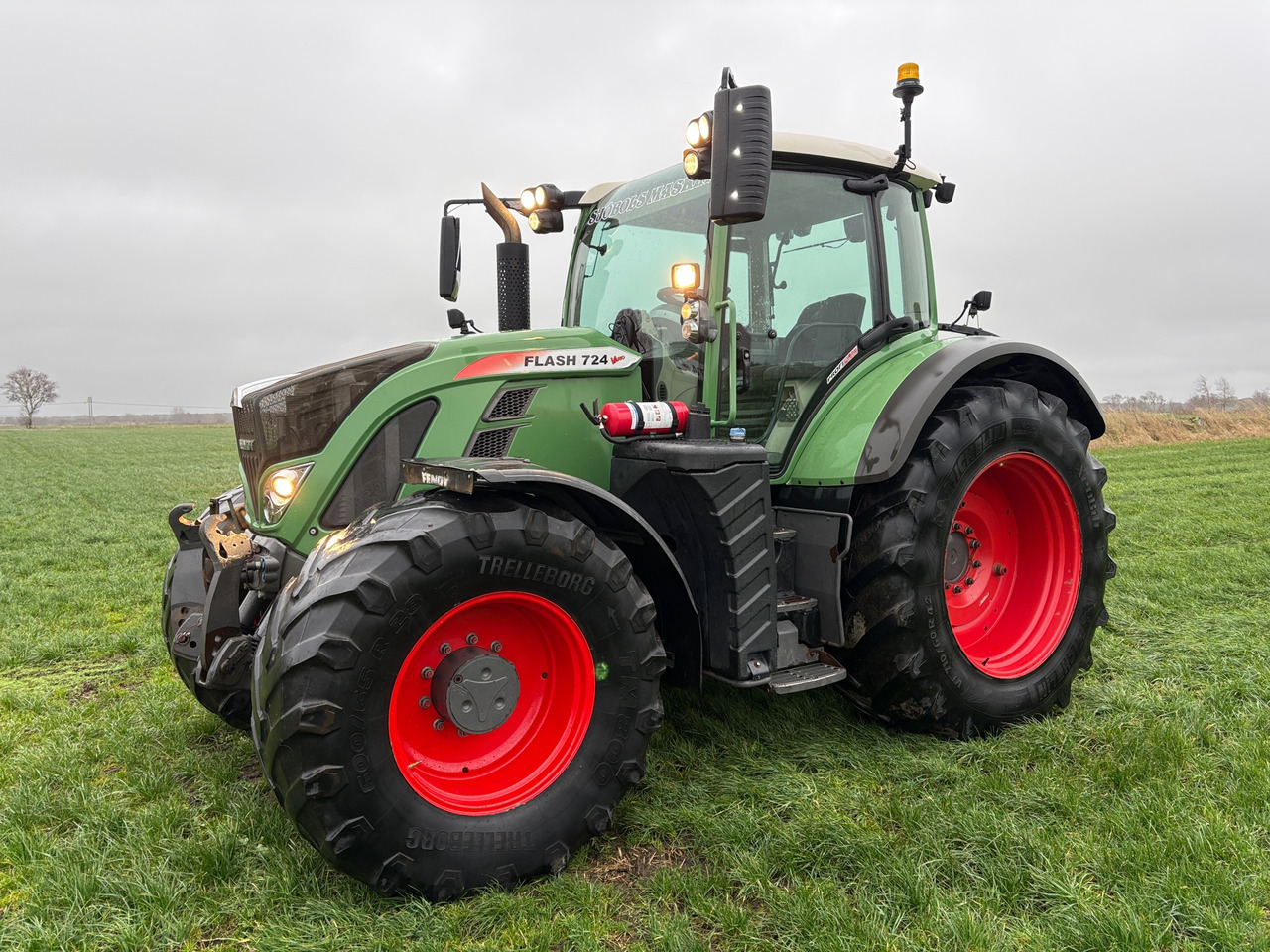 Fendt 724 Vario - Traktor: slika 1 Fendt 724 Vario - Traktor: slika 1