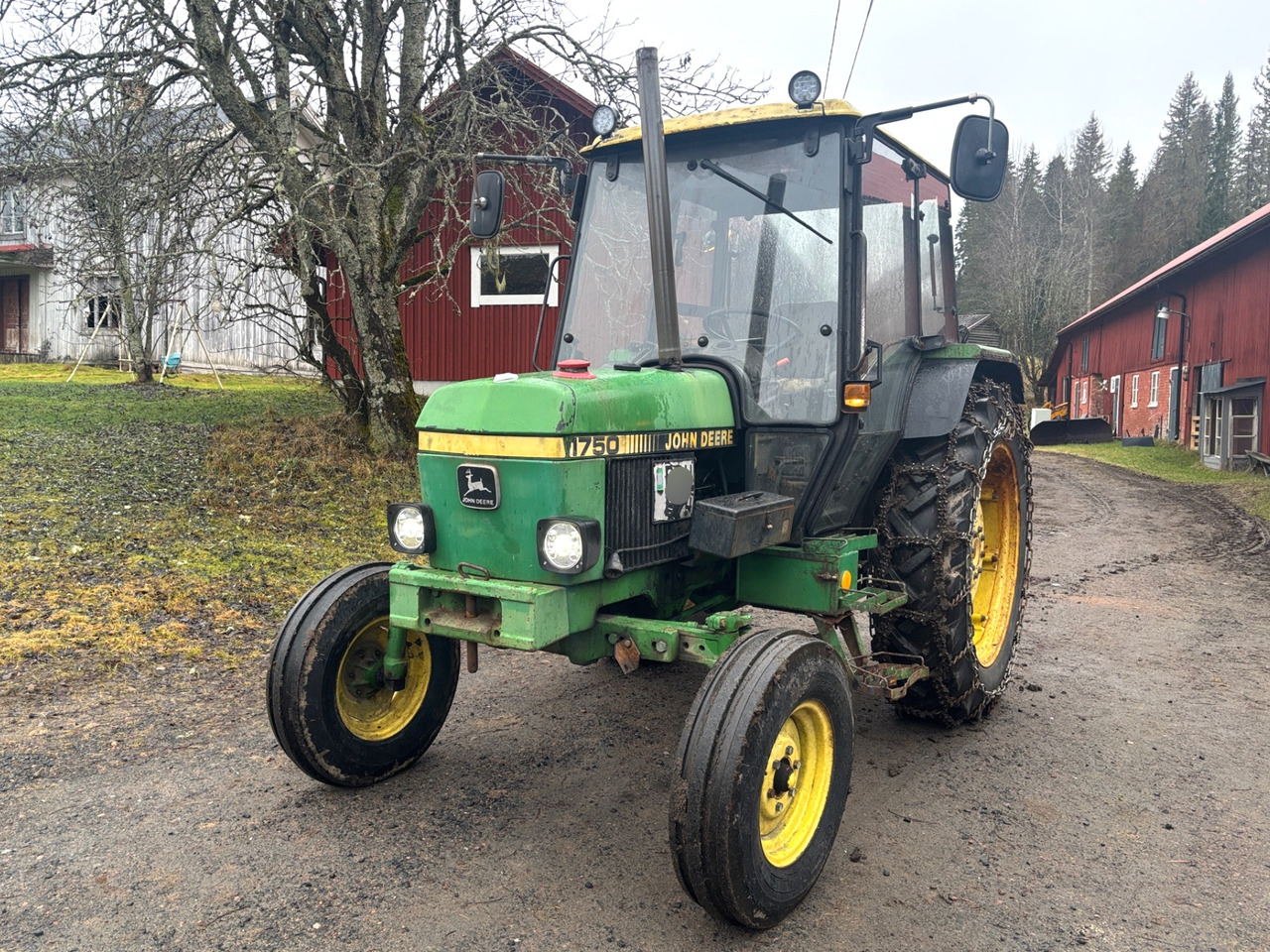 John Deere 1750 - Traktor: slika 1 John Deere 1750 - Traktor: slika 1