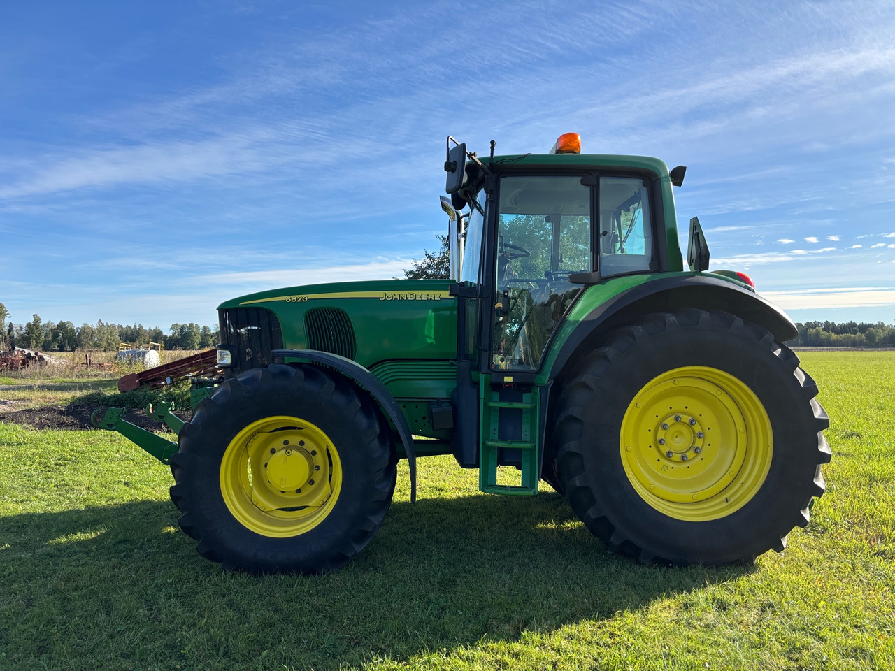 John Deere 6820 - Traktor: slika 1 John Deere 6820 - Traktor: slika 1