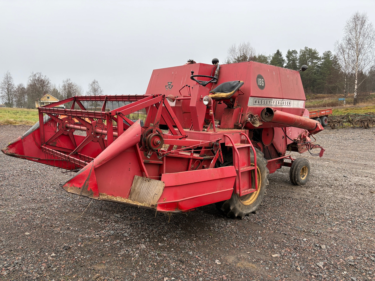 Massey Ferguson 186 - Kombajn harvester: slika 1 Massey Ferguson 186 - Kombajn harvester: slika 1