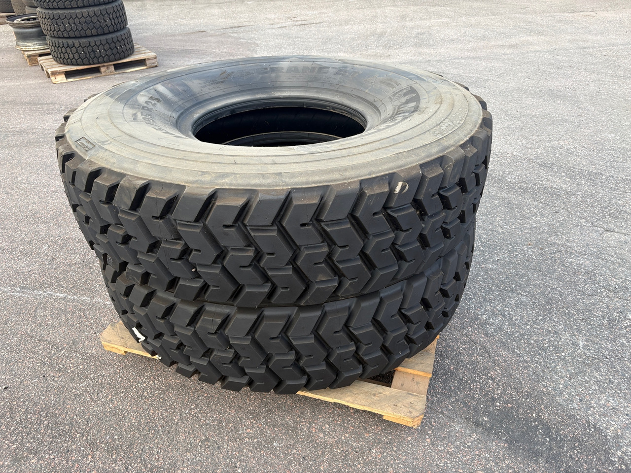 Michelin Stomme - Guma za Gradbeni stroj: slika 1 Michelin Stomme - Guma za Gradbeni stroj: slika 1