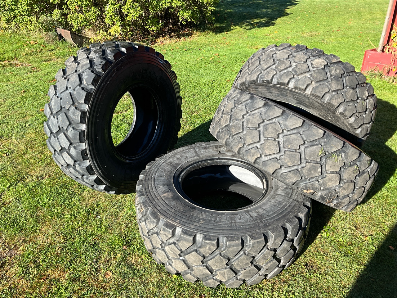 Michelin x 365/80R20 - Guma za Gradbeni stroj: slika 1 Michelin x 365/80R20 - Guma za Gradbeni stroj: slika 1