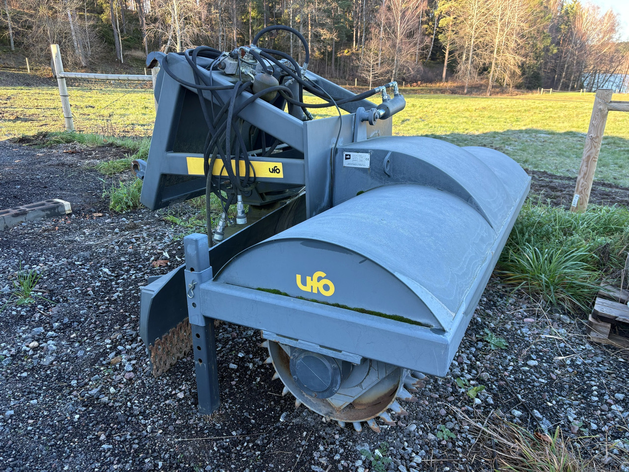 Umeå Försäljning Ab Ufo 47269 - Priključek za Komunalno/ Posebno vozilo: slika 1 Umeå Försäljning Ab Ufo 47269 - Priključek za Komunalno/ Posebno vozilo: slika 1