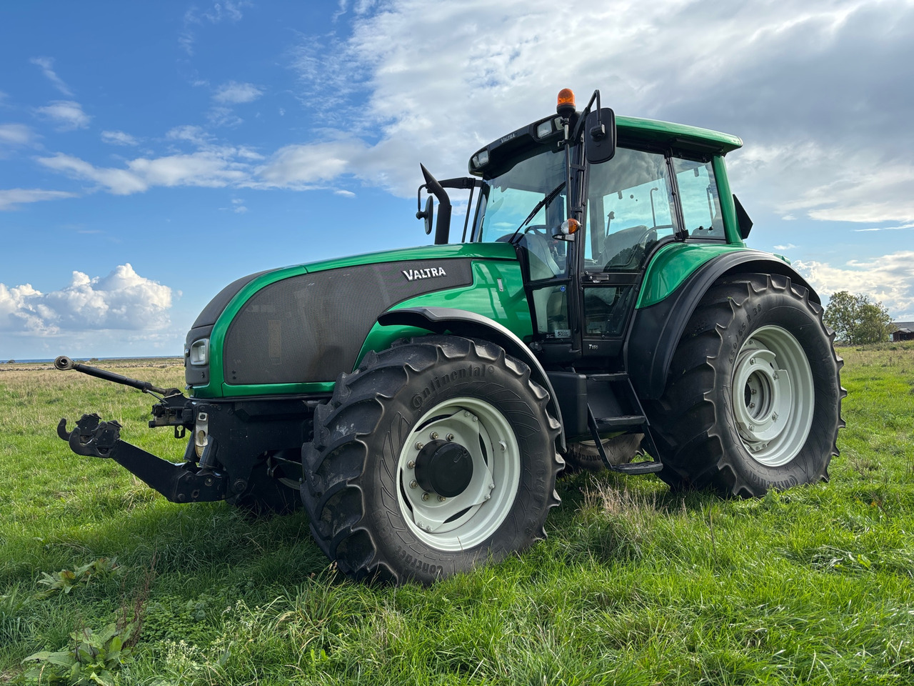 Valtra T150 - Traktor: slika 1 Valtra T150 - Traktor: slika 1