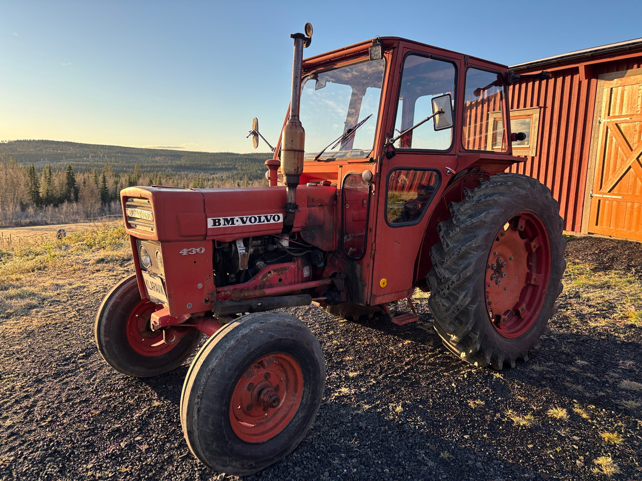 Volvo BM T 430 - Traktor: slika 1 Volvo BM T 430 - Traktor: slika 1