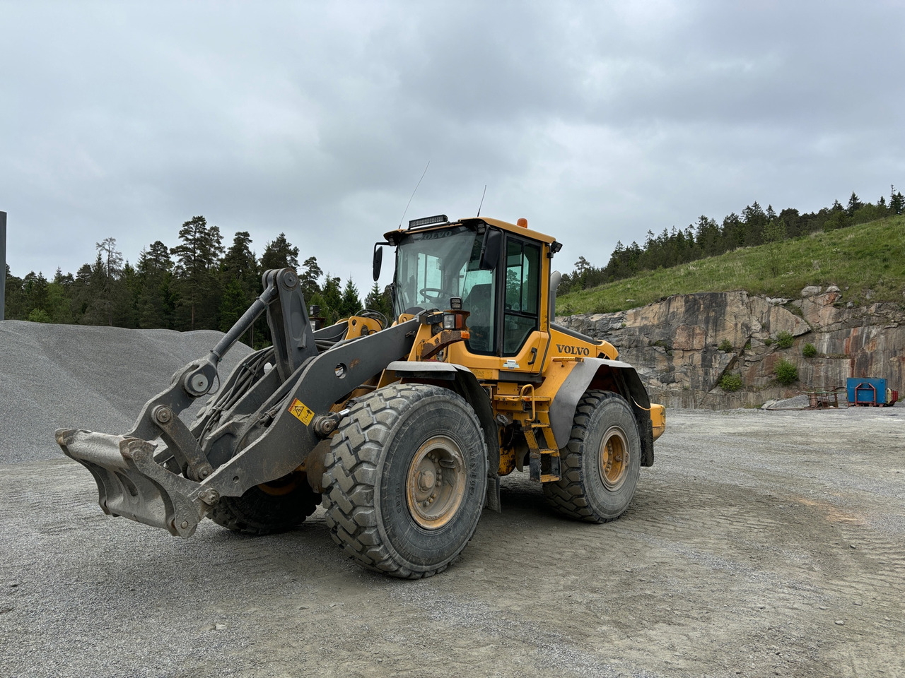 Volvo L120F - Kolesni nakladalec: slika 1 Volvo L120F - Kolesni nakladalec: slika 1