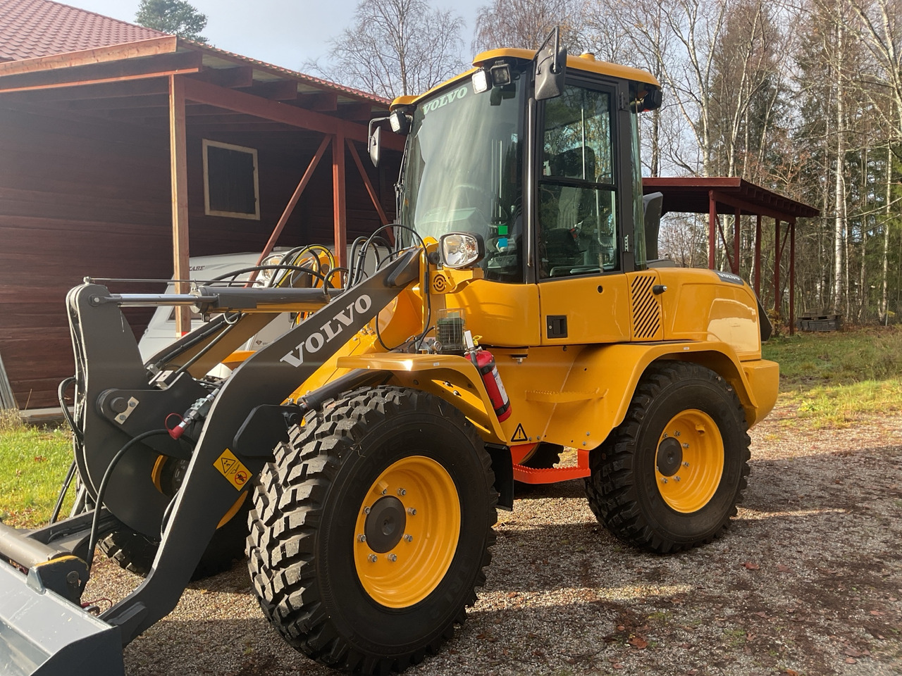 Volvo L30G - Kolesni nakladalec: slika 1 Volvo L30G - Kolesni nakladalec: slika 1