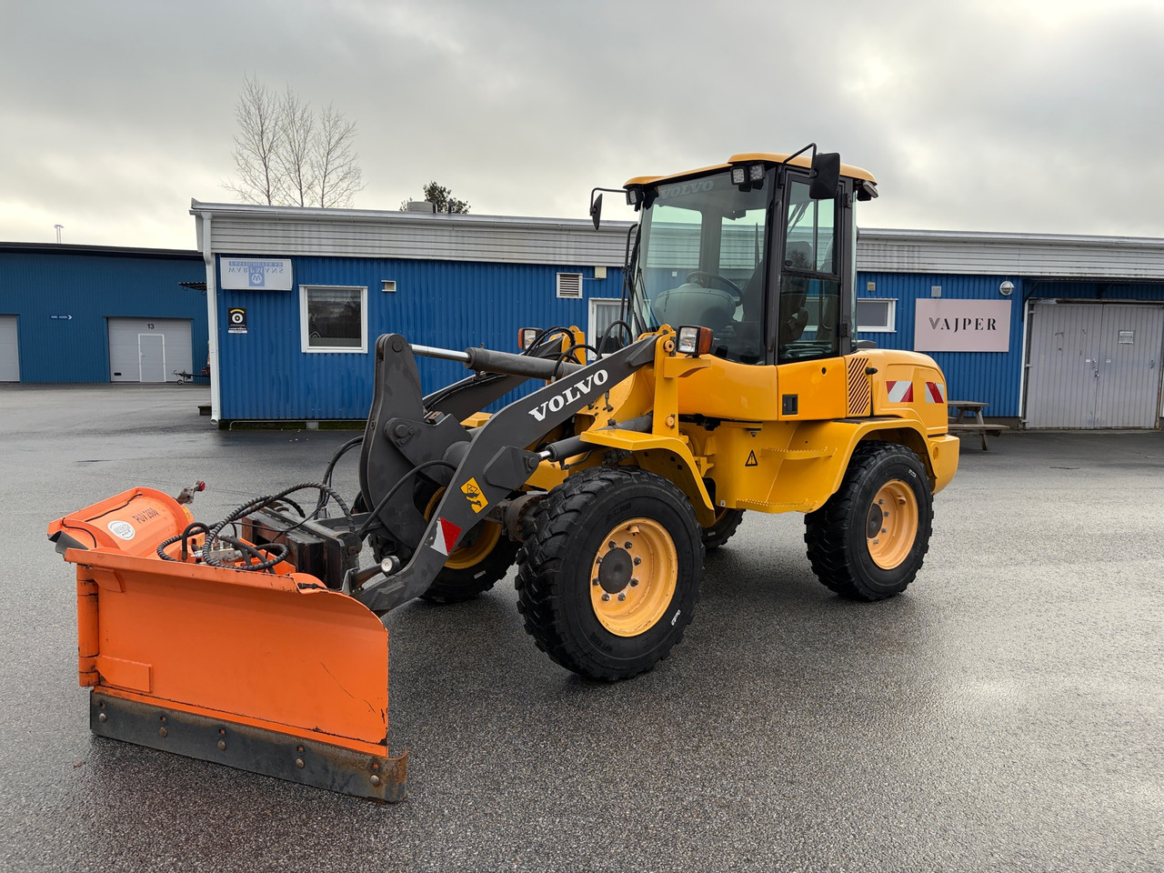 Volvo L30G - Kolesni nakladalec: slika 1 Volvo L30G - Kolesni nakladalec: slika 1