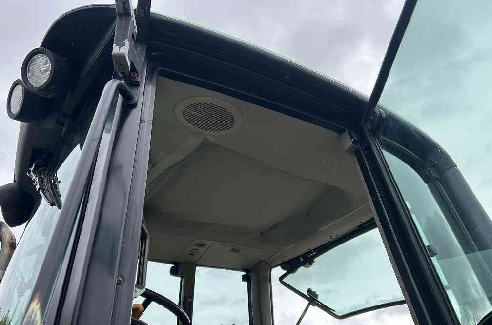 John Deere 6220 premium - Traktor: slika 5 John Deere 6220 premium - Traktor: slika 5